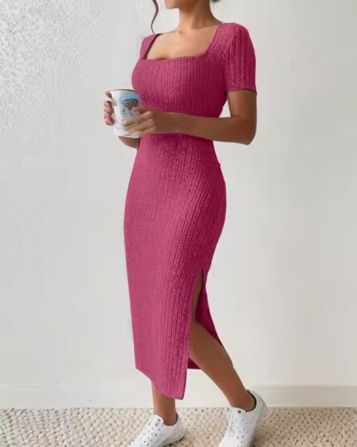 Alina | Figurbetontes Strickkleid mit Schlitz
