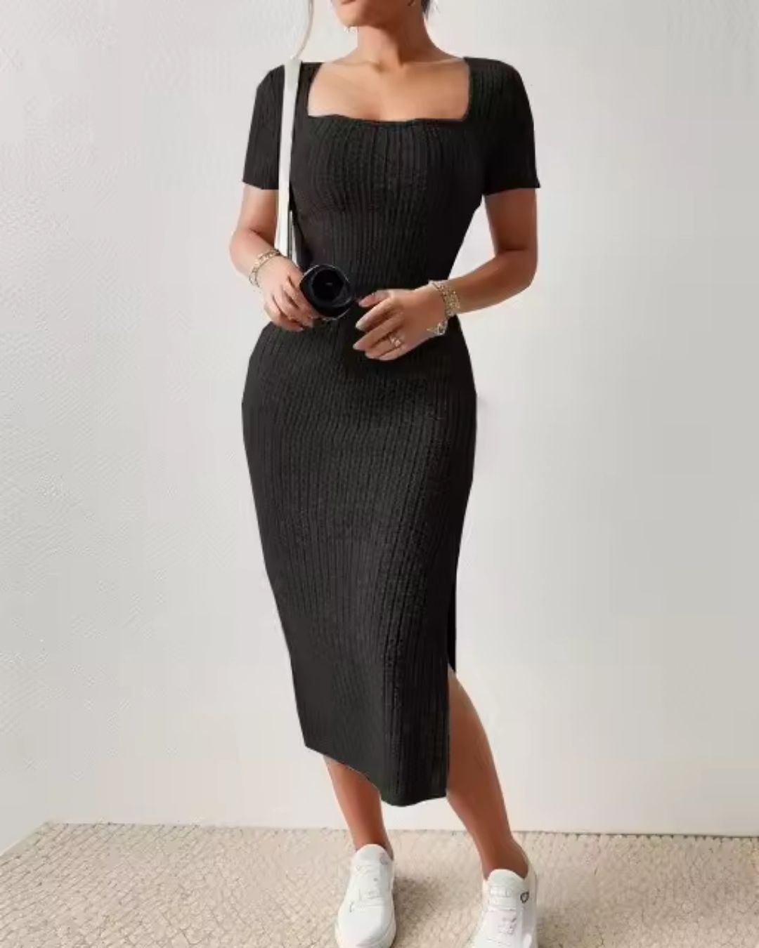 Alina | Figurbetontes Strickkleid mit Schlitz