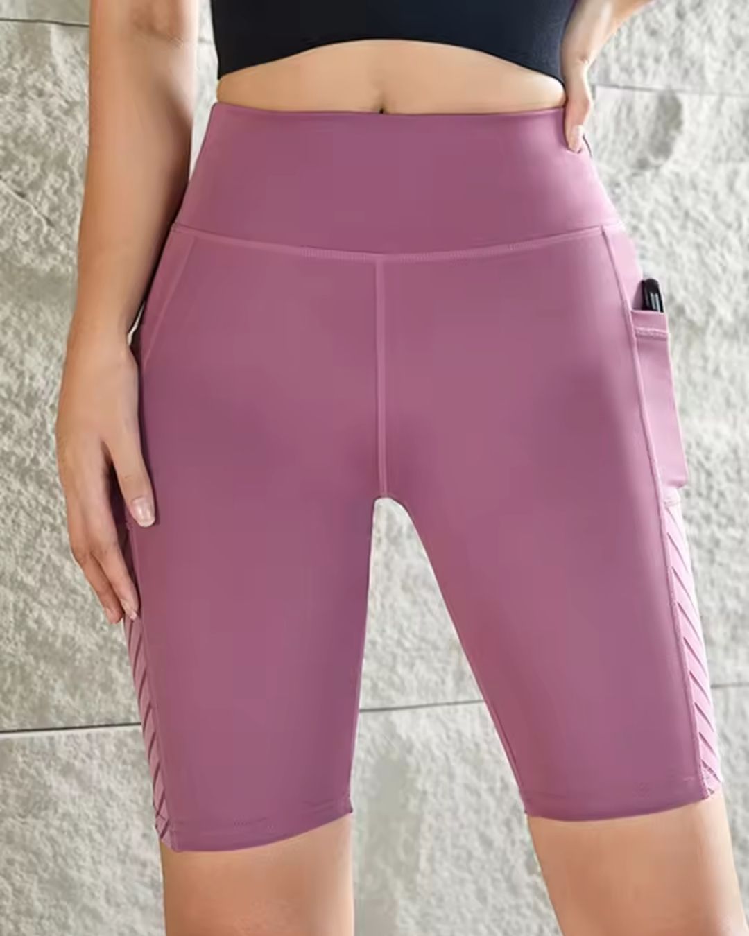 Alma | Figurformende Sport-Shorts mit Tasche