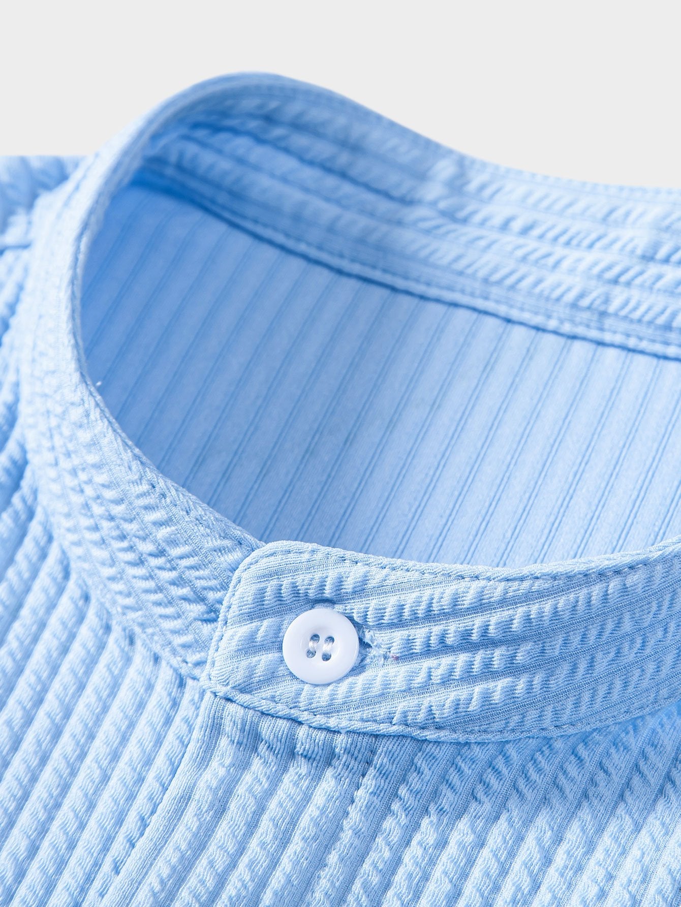Muskel Fit Rippen Standkragen Shirt
